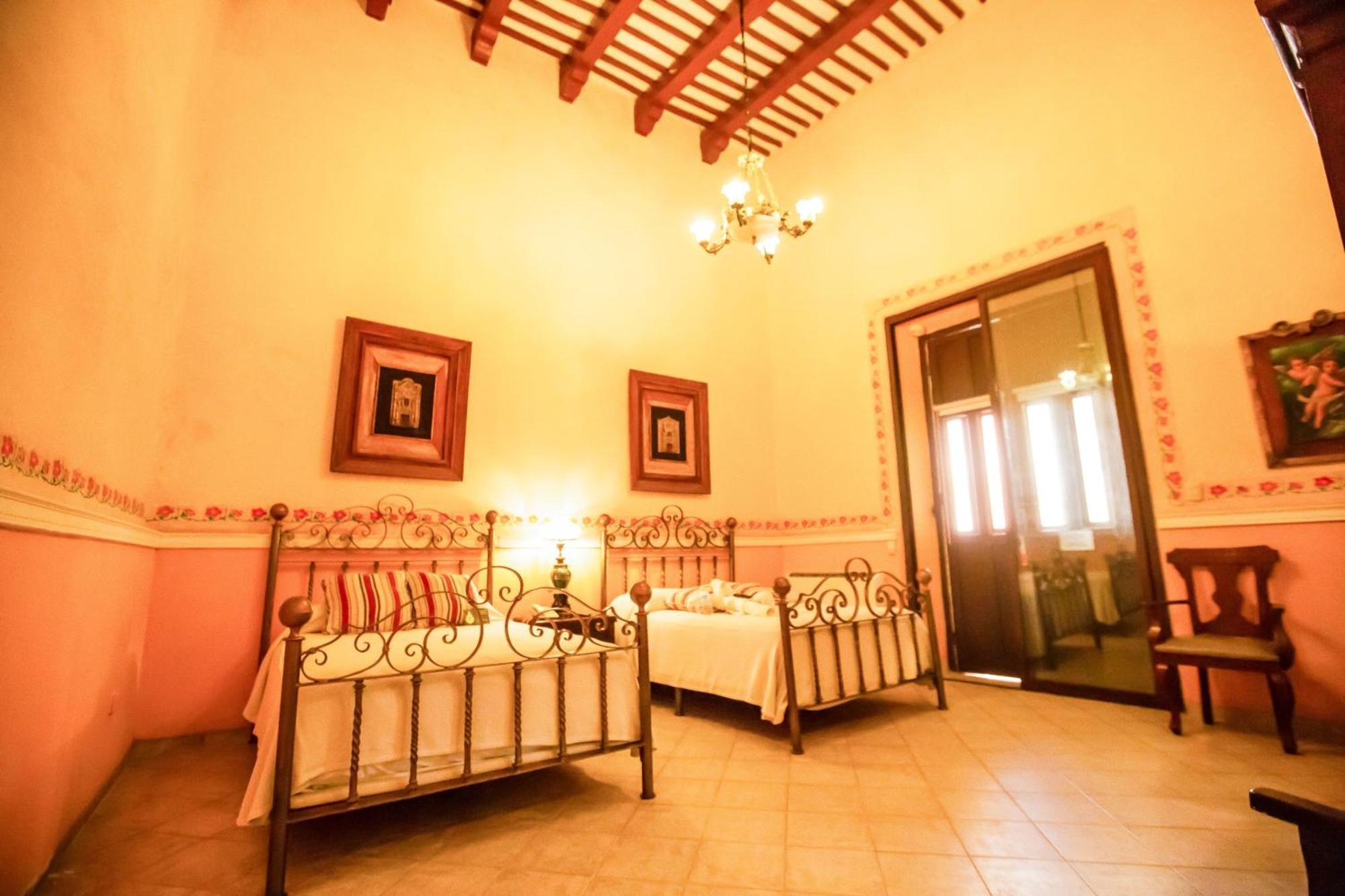 Hotel Boutique La Mision De Fray Diego (Adults Only) Merida Ngoại thất bức ảnh