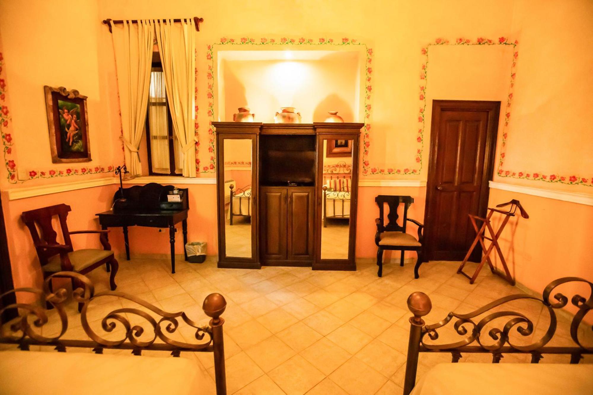Hotel Boutique La Mision De Fray Diego (Adults Only) Merida Ngoại thất bức ảnh